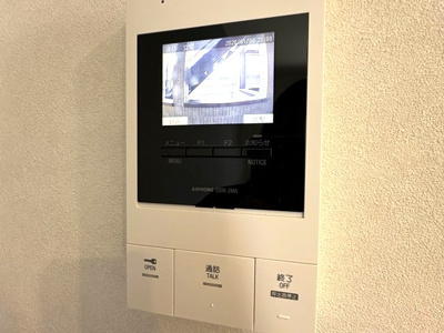 【セキュリティ】 | クレージュ | 防犯対策に有効なカメラ付きインターホン！録画機能が付いているので留守中の訪問者まで確認できます♪