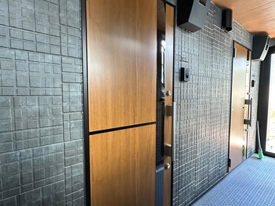 【セキュリティ】 | クレージュ | 玄関扉はダブルロックキーになっています♪防犯性が高く、一人暮らしの方でも安心ですね！