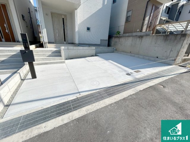 神戸市北区君影町　新築一戸建ての駐車場|駐車スペース！散水栓があるので、こまめに愛車を洗えます！