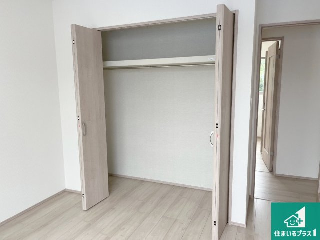 神戸市北区君影町　新築一戸建ての洋室|シンプルな洋室は、自分好みのインテリアが楽しめます♪ご家族とインテリアや家具を選びに行くのは新築購入時の醍醐味の一つです。ぜひお楽しみください♪