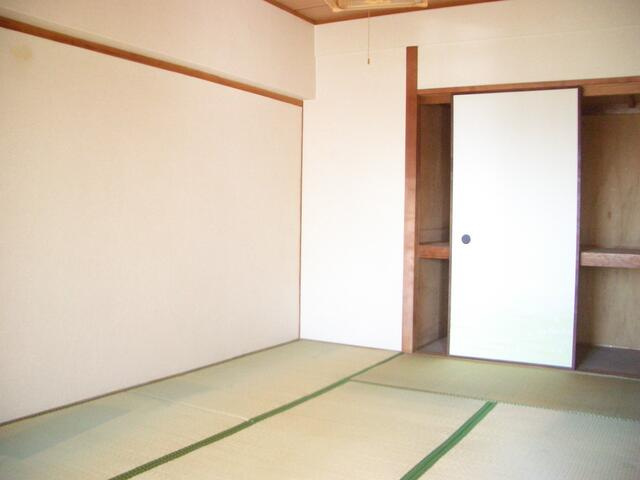 明伸ビルの和室
