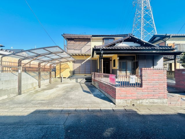 館林市大街道の駐車場|お車2台駐車可能！！
カーポート付き◇