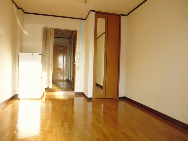 ハイツヤマネの洋室