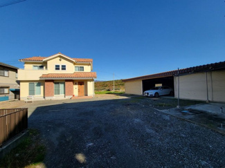 【外観】 | 甲府市白井町 H21年築・ガレージ付オール電化 敷地162坪 | 大型ガレージ付き