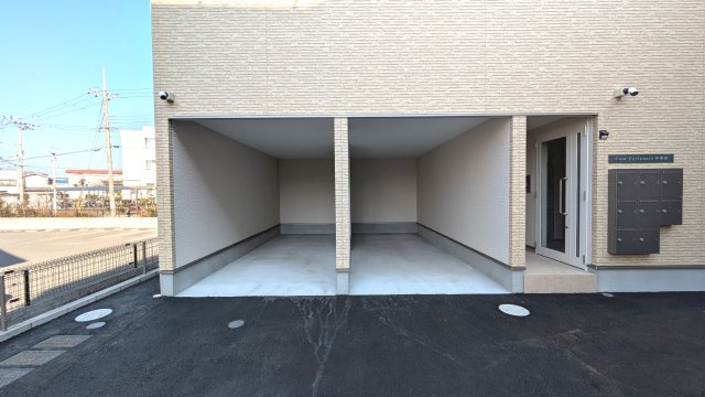 【駐車場】