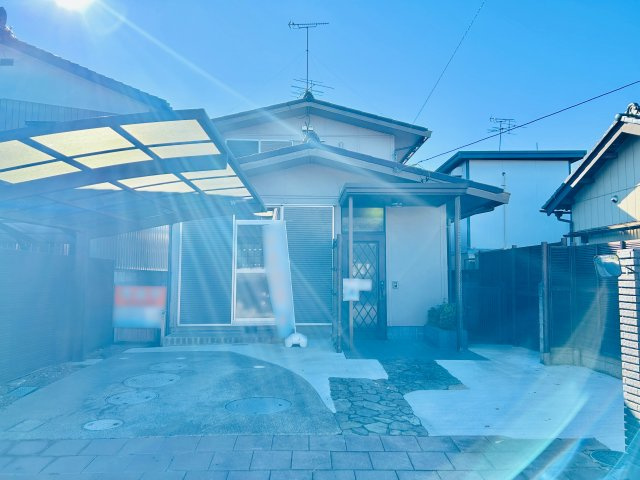 館林市広内町の外観|駐車並列2台可能！！