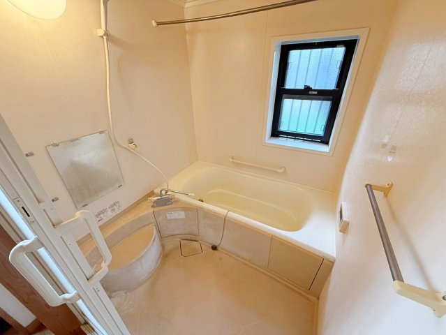 泉大津市板原町3丁目　中古戸建の浴室