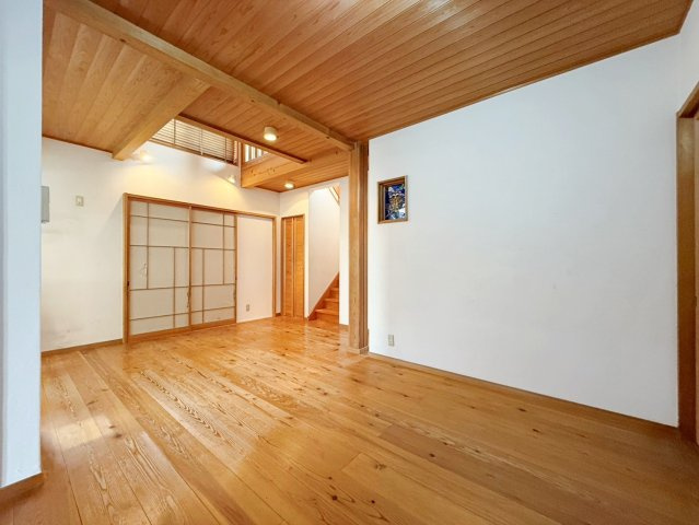 泉大津市板原町3丁目　中古戸建の居間・リビング