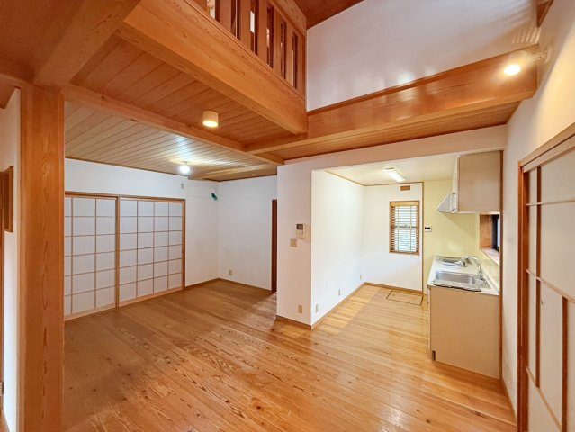 泉大津市板原町3丁目　中古戸建の居間・リビング