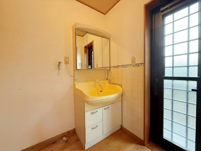 泉大津市板原町3丁目　中古戸建の独立洗面台