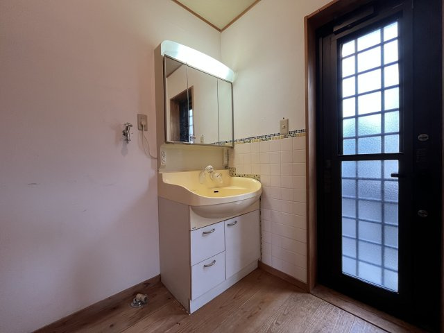 泉大津市板原町3丁目　中古戸建の独立洗面台