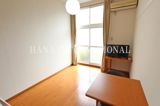 レオパレスCOURAGEの寝室