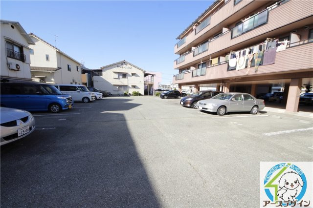 サンフラワー貴崎の駐車場