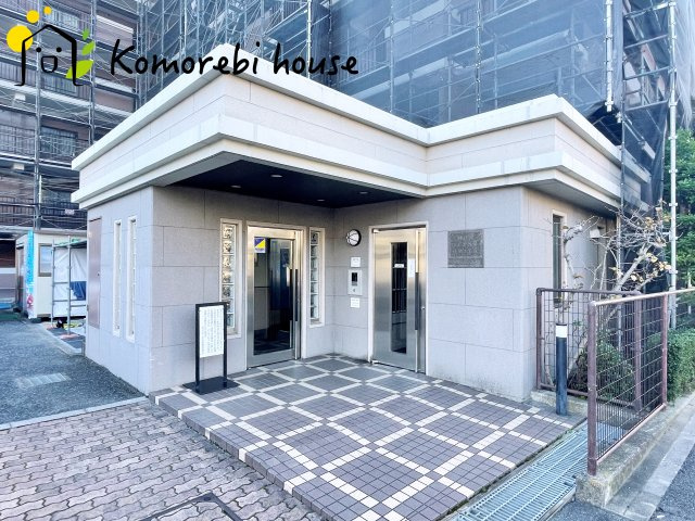 モンセーヌ大宮のエントランス|ゆとりのあるエントランスです