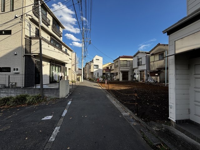 板橋区仲宿　売地の前面道路含む現地写真