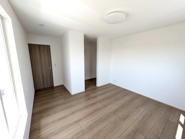 【洋室】 | 個人の部屋や寝室として使える洋室です