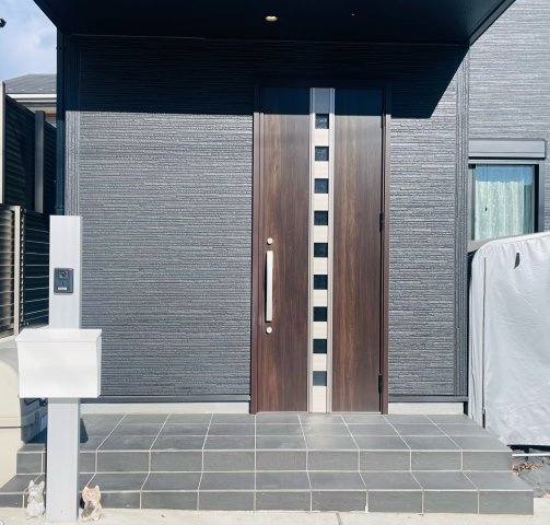 あきる野市草花　築浅中古戸建のエントランス|すっきりとしたエントランスです！