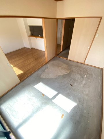 西宮市門戸東町の賃貸マンションの駐車場