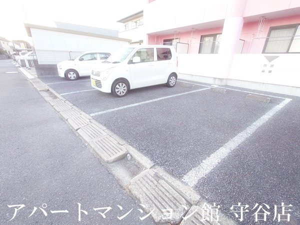 パームヒルズの駐車場