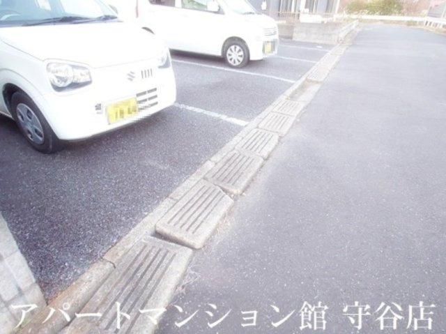 パームヒルズの駐車場