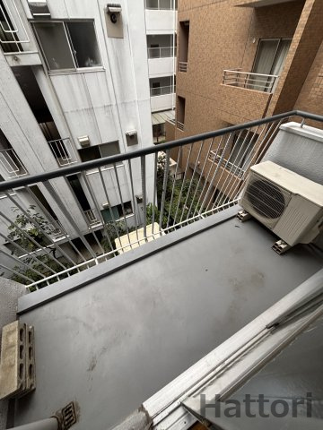 メゾン江坂のバルコニー