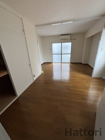 メゾン江坂の居間・リビング