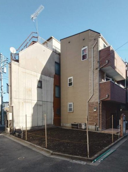 台東区根岸３丁目の売地の前面道路含む現地写真