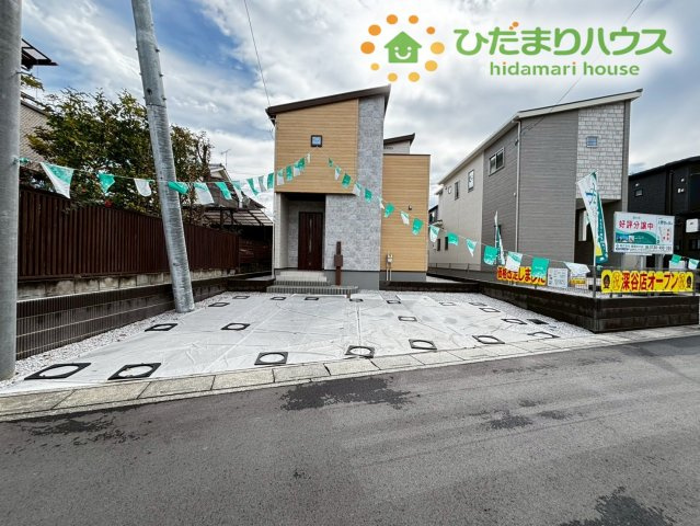 深谷市上野台　第58期　新築一戸建て　ワイウッドコート　03の駐車場|駐車スペースは並列2台可能！
急な来客でも慌てることはございません。