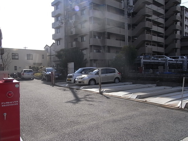 グリーングラス魚崎の駐車場