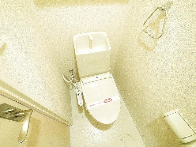 Ｃross　Ｒoad（クロス　ロード）の洗面所|落ち着いた色調のトイレです