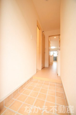 【玄関】 | 収納もある玄関です