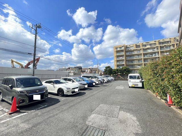 ライオンズマンション習志野台壱番館の駐車場