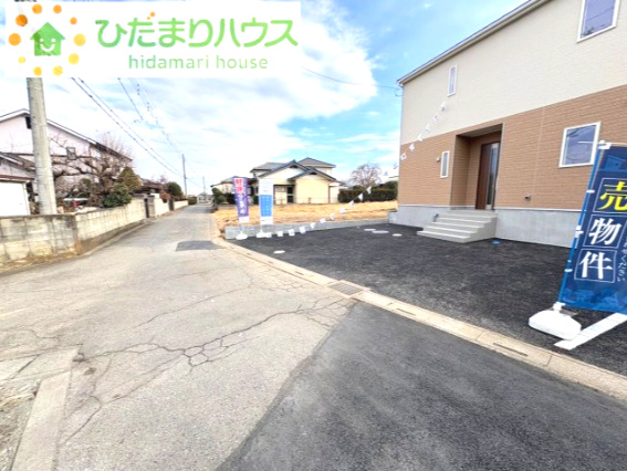 本庄市児玉町金屋　第6　新築一戸建て　クレイドルガーデン　02の前面道路含む現地写真|時間がない時もらくらくと車の出し入れができる並列駐車場を完備！！