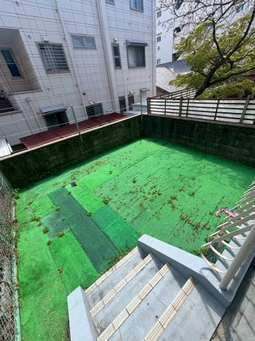 篠原南マンションの庭