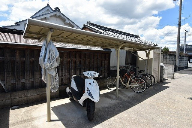 【その他】 | レオネクストサンシャイン岩室 | 駐輪場