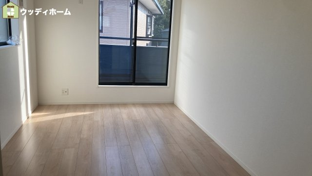 川口市石神　中古一戸建ての寝室