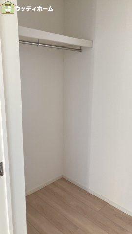 川口市石神　中古一戸建ての収納