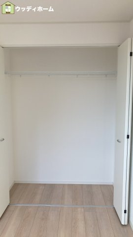川口市石神　中古一戸建ての収納