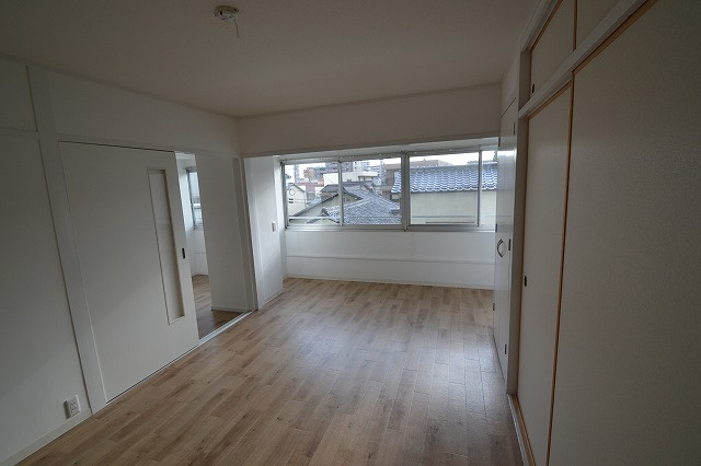 第3山下ビルの洋室