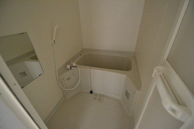 第3山下ビルの浴室