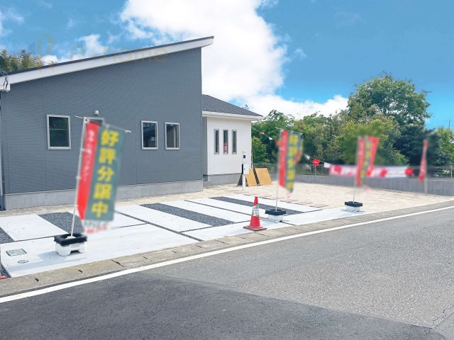つくば市上里1期　新築戸建て　1号棟の駐車場|カースペースは2台お停めいただけます♪