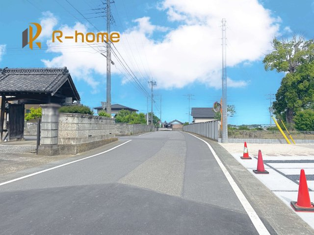 つくば市上里1期　新築戸建て　1号棟の前面道路含む現地写真|堂々！建物完成♪実際のお部屋をご見学可能です♪
ご見学が一番の資料！お気軽にお問い合わせ下さい♪