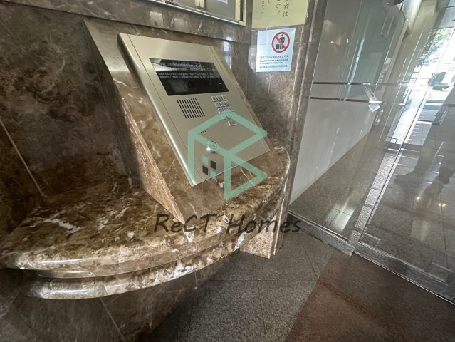 プレステージ姫路Vのエントランス