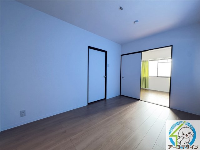 ハイツ旭が丘の洋室
