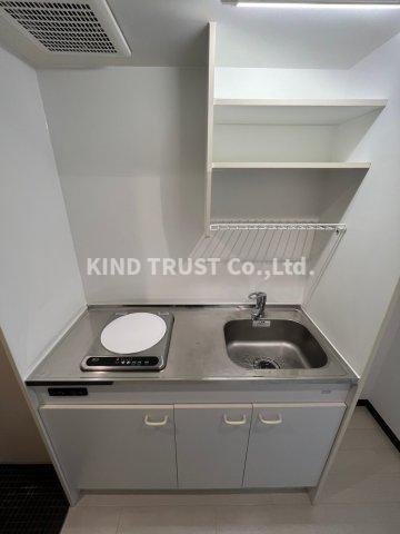 ロイヤルメゾン西天満のキッチン|コンパクトなキッチンで掃除もラクラク