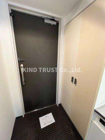 ロイヤルメゾン西天満の玄関|収納もある玄関です