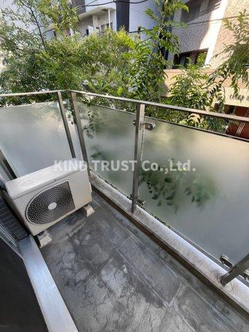 ロイヤルメゾン西天満のバルコニー|暖かな日差しのふりそそぐバルコニー