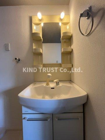 ロイヤルメゾン西天満の洗面所|広い洗面スペース