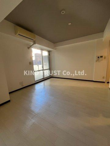 ロイヤルメゾン西天満の居間・リビング|おしゃれな居間です