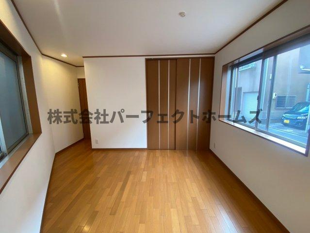 神宮寺戸建の洋室|使い勝手のいい洋室です